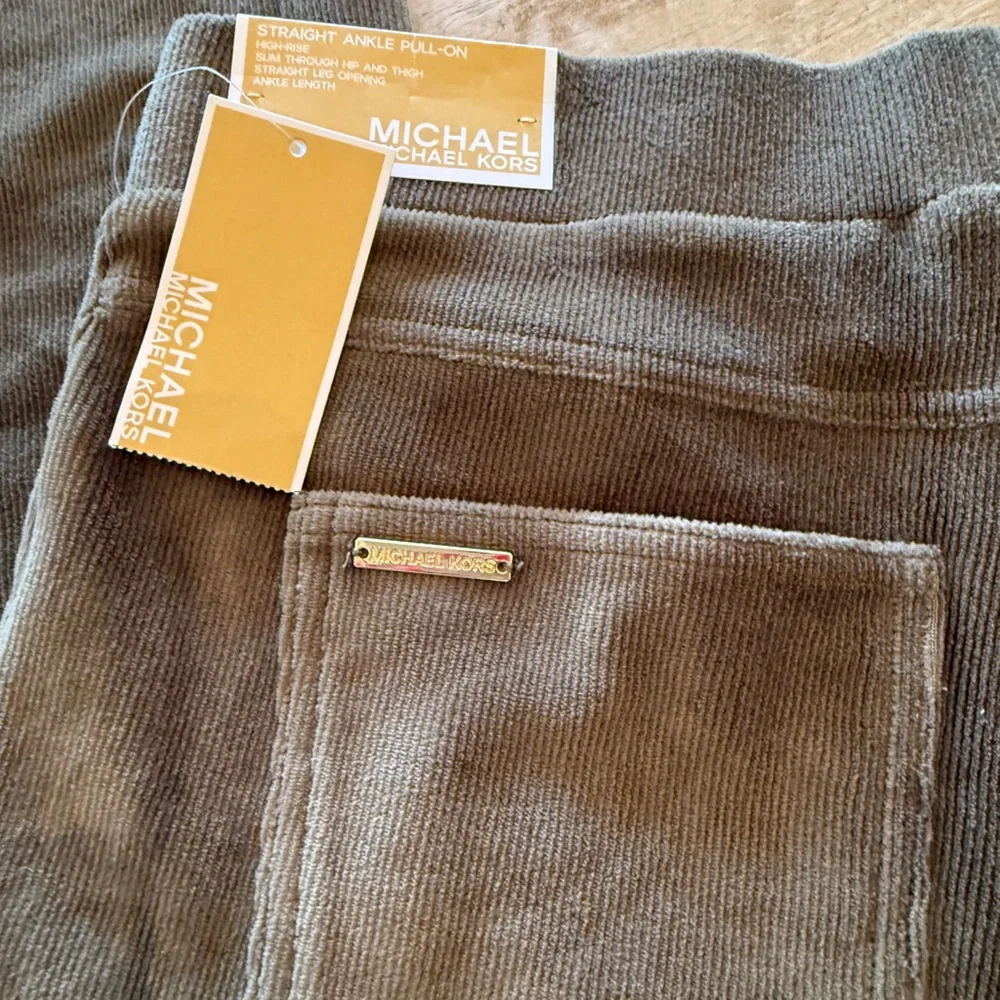 Michael Kors pants. Olive green, pull on pants - Picture 2 of 8